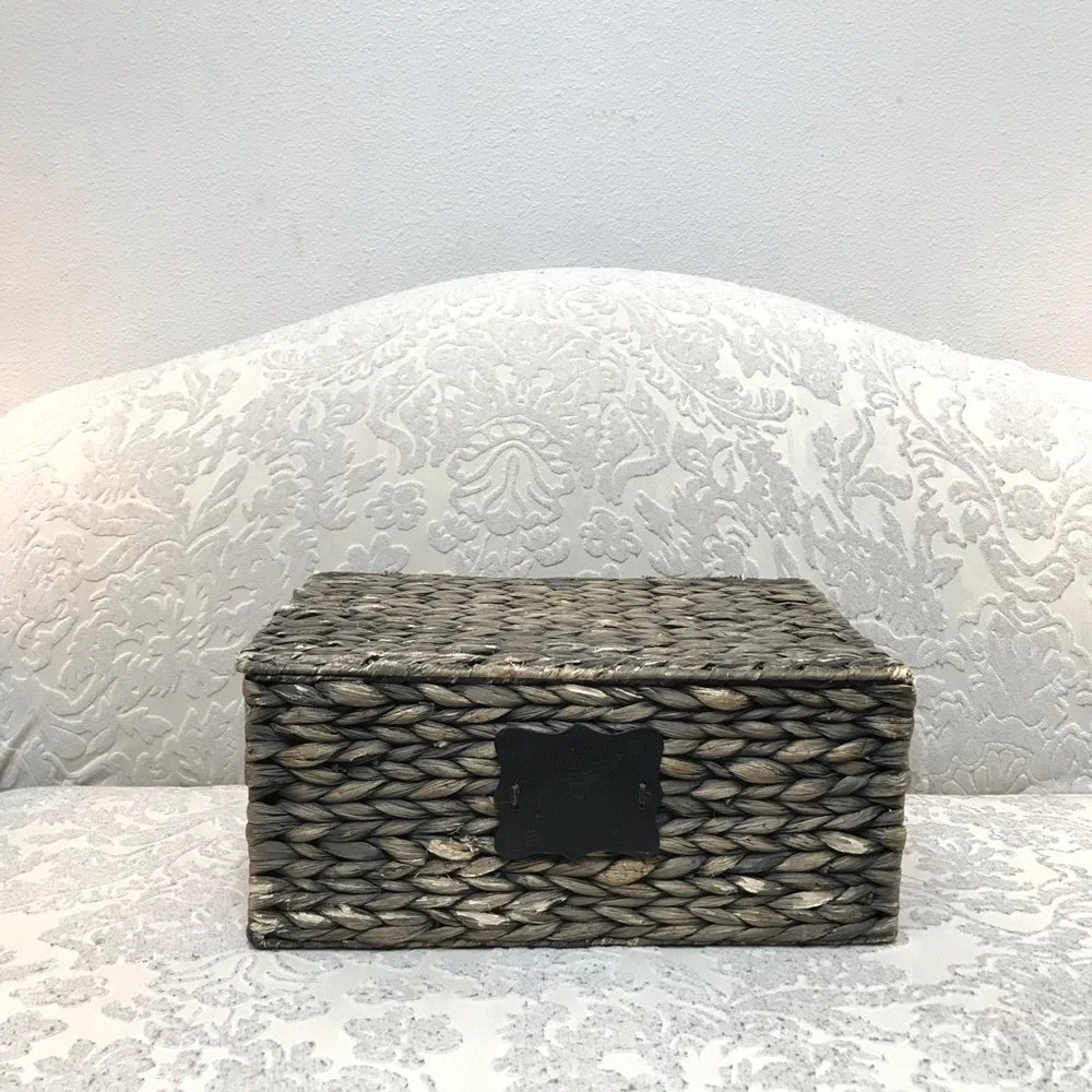 Natural Rustic Wicker Woven Hyacinth Storage Basket Box with Lid - LARGE
